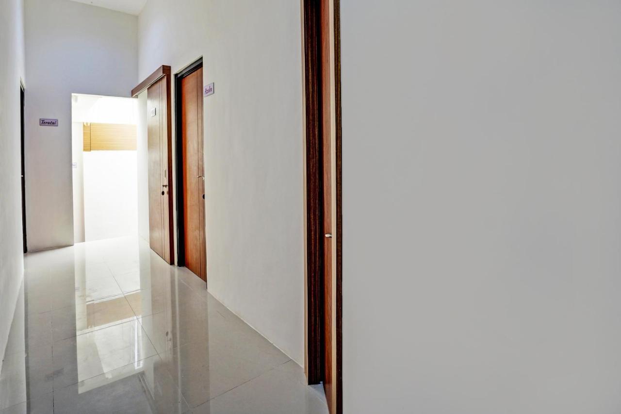 Oyo 92435 Sunlo Cozy Home Family Homestay Syariah Surabaya Kültér fotó
