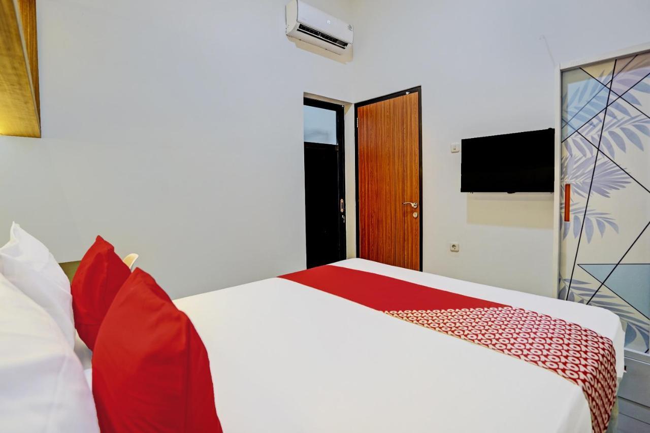 Oyo 92435 Sunlo Cozy Home Family Homestay Syariah Surabaya Kültér fotó