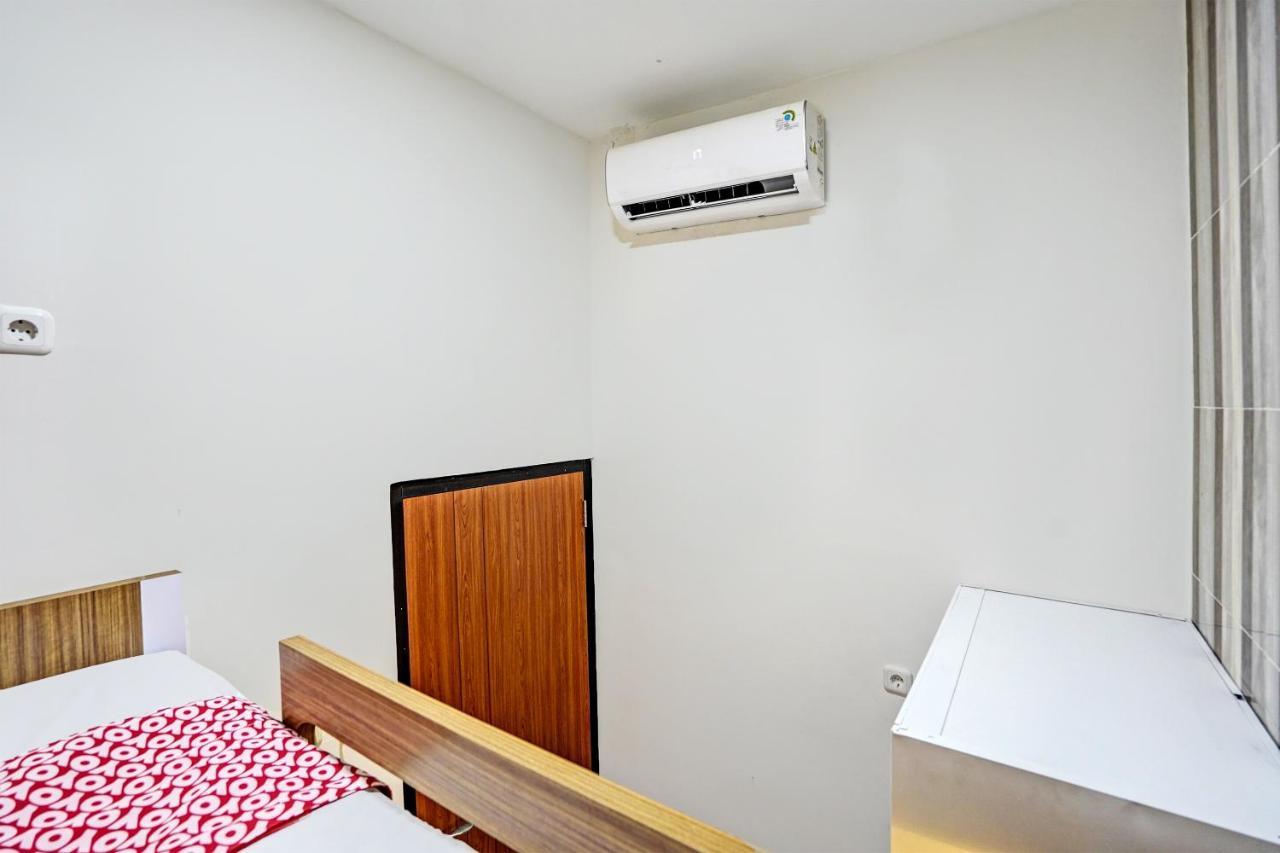 Oyo 92435 Sunlo Cozy Home Family Homestay Syariah Surabaya Kültér fotó
