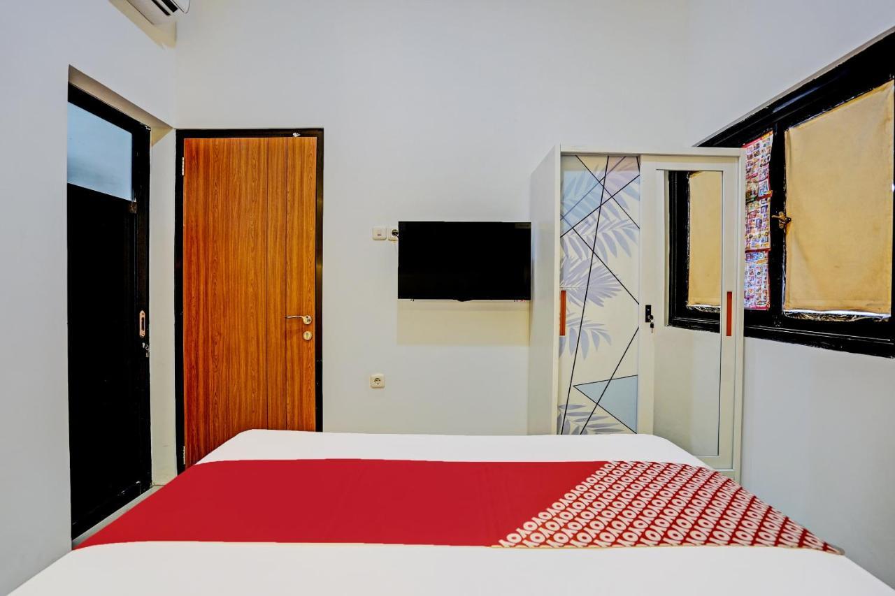 Oyo 92435 Sunlo Cozy Home Family Homestay Syariah Surabaya Kültér fotó
